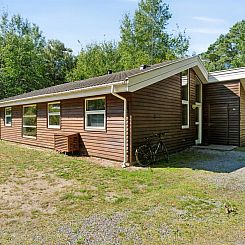 Vakantiehuis "Emmie" - 1.2km from the sea
