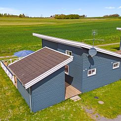 Vakantiehuis "Thana" - 8km from the sea