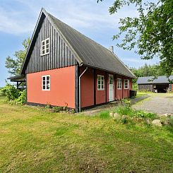 Vakantiehuis "Thana" - 8km from the sea