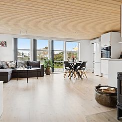 Vakantiehuis "Sonya" - 350m from the sea