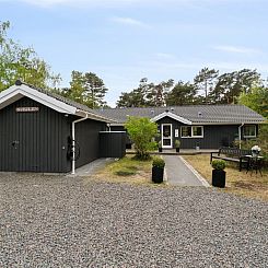 Vakantiehuis "Bergulv" - 75m from the sea