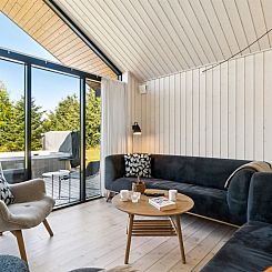Vakantiehuis "Kristiarn" - 1.1km from the sea