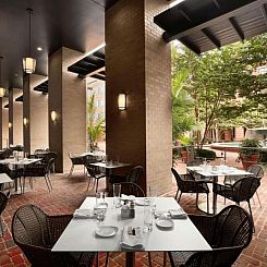 Embassy Suites Alexandria - Old Town