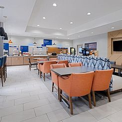 Holiday Inn Express & Suites Lakeland North I-4, an IHG Hote