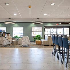 Holiday Inn & Suites Spring - The Woodlands