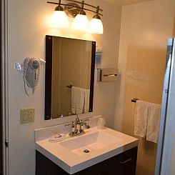 Stanlunds Inn and Suites