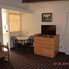 Stanlunds Inn and Suites