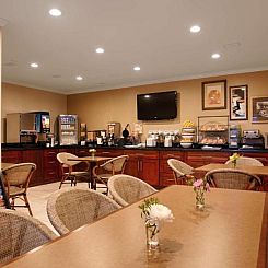 Best Western The Inn & Suites Pacific Grove