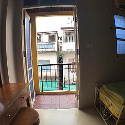 Roof View Place
