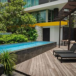 Maduzi Hotel, Bangkok