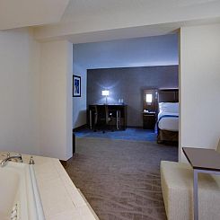 Holiday Inn Express Hotel & Suites Meadowlands Area, an IHG 
