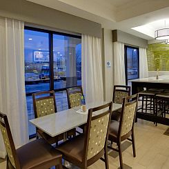 Holiday Inn Express Hotel & Suites Meadowlands Area, an IHG 