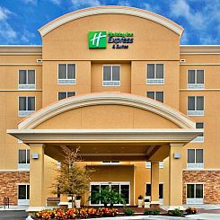 Holiday Inn Express Hotel & Suites Largo-Clearwater, an IHG 