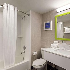Hampton Inn & Suites Fort Lauderdale Airport