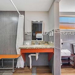 Quality Inn & Suites Airport - Cruise Port Hollywood