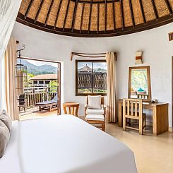 Aana Resort & Spa