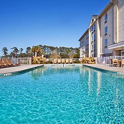Holiday Inn Express Myrtle Beach-Broadway at the Beach, an I