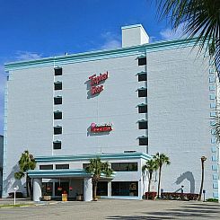 Tropical Seas Hotel