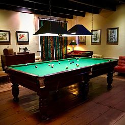 Eight Bells Mountain Inn