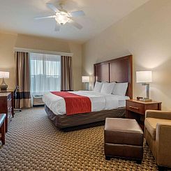 Comfort Inn & Suites Fort Myers Airport