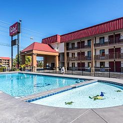 Red Roof Inn & Suites Pigeon Forge Parkway