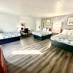 Red Carpet Inn - Stamford