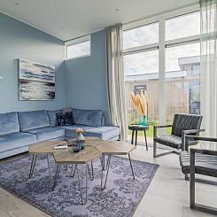 Pavilion Waterfront 6