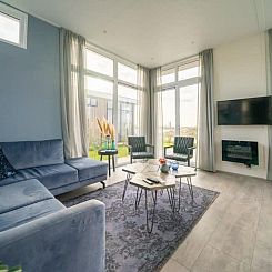 Pavilion Waterfront 6