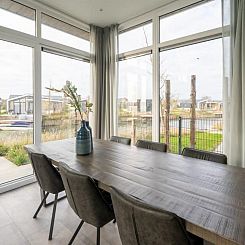 Pavilion Waterfront 6