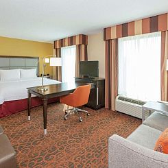 Hampton Inn & Suites Jacksonville-Airport