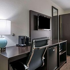 Jacksonville Plaza Hotel and Suites