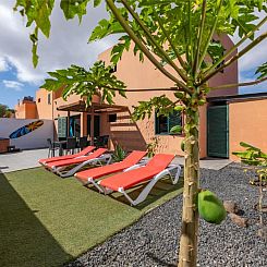 7 Island Surf House