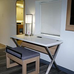 Airport Waterfront Inn