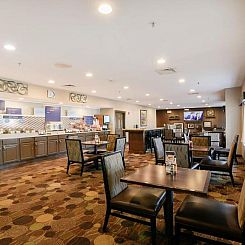 Holiday Inn Express Hotel & Suites Chicago-Deerfield/Lincoln