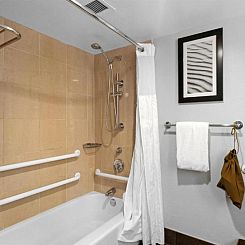 DoubleTree by Hilton Palm Beach Gardens
