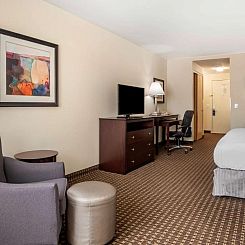 Best Western Plus Philadelphia Airport South - at Widener Un