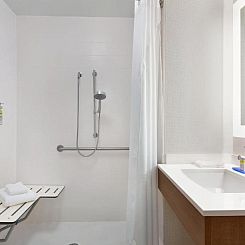 Holiday Inn Express Hotel & Suites Merced, an IHG Hotel