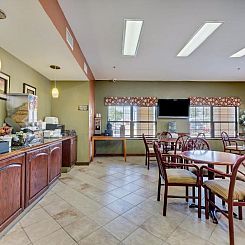 Super 8 by Wyndham Weslaco