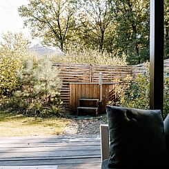 Luxe Waterlodge + hottub