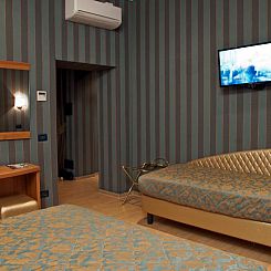 Hotel Lirico
