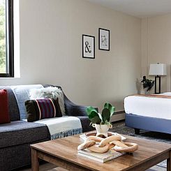 The Andrew Hotel