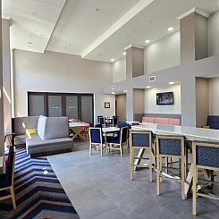 Hampton Inn & Suites Chicago Deer Park