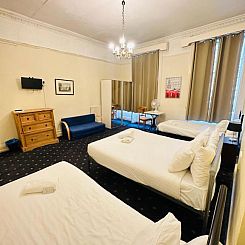 Lonsdale Hotel
