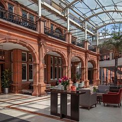 Clayton Crown Hotel London