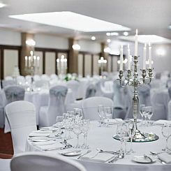 Clayton Crown Hotel London