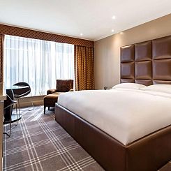Radisson Blu Edwardian Heathrow Hotel & Conference Centre, L