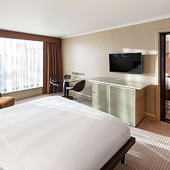 Radisson Blu Edwardian Heathrow Hotel & Conference Centre, L