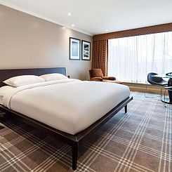 Radisson Blu Edwardian Heathrow Hotel & Conference Centre, L