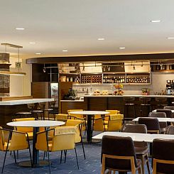 Courtyard by Marriott Madison West / Middleton