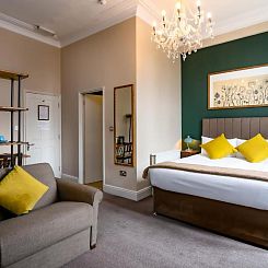 Kew Gardens Hotel